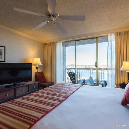 Harbour Towers Hotel & Suites Victoria Exterior foto