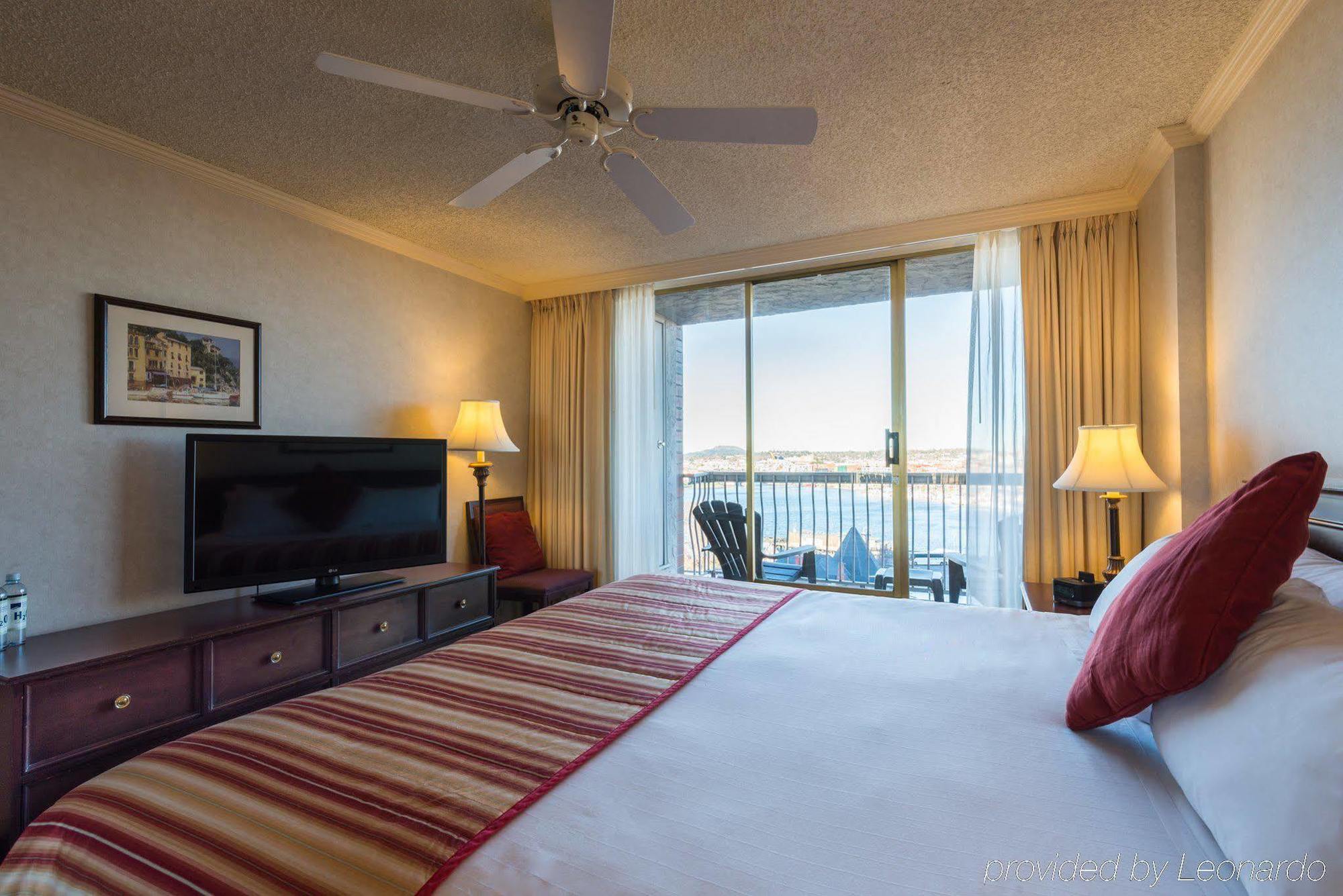 Harbour Towers Hotel & Suites Victoria Exterior foto