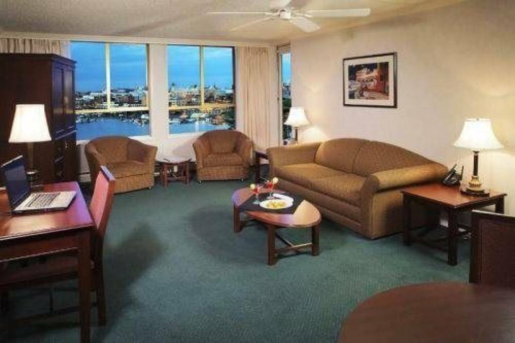Harbour Towers Hotel & Suites Victoria Exterior foto